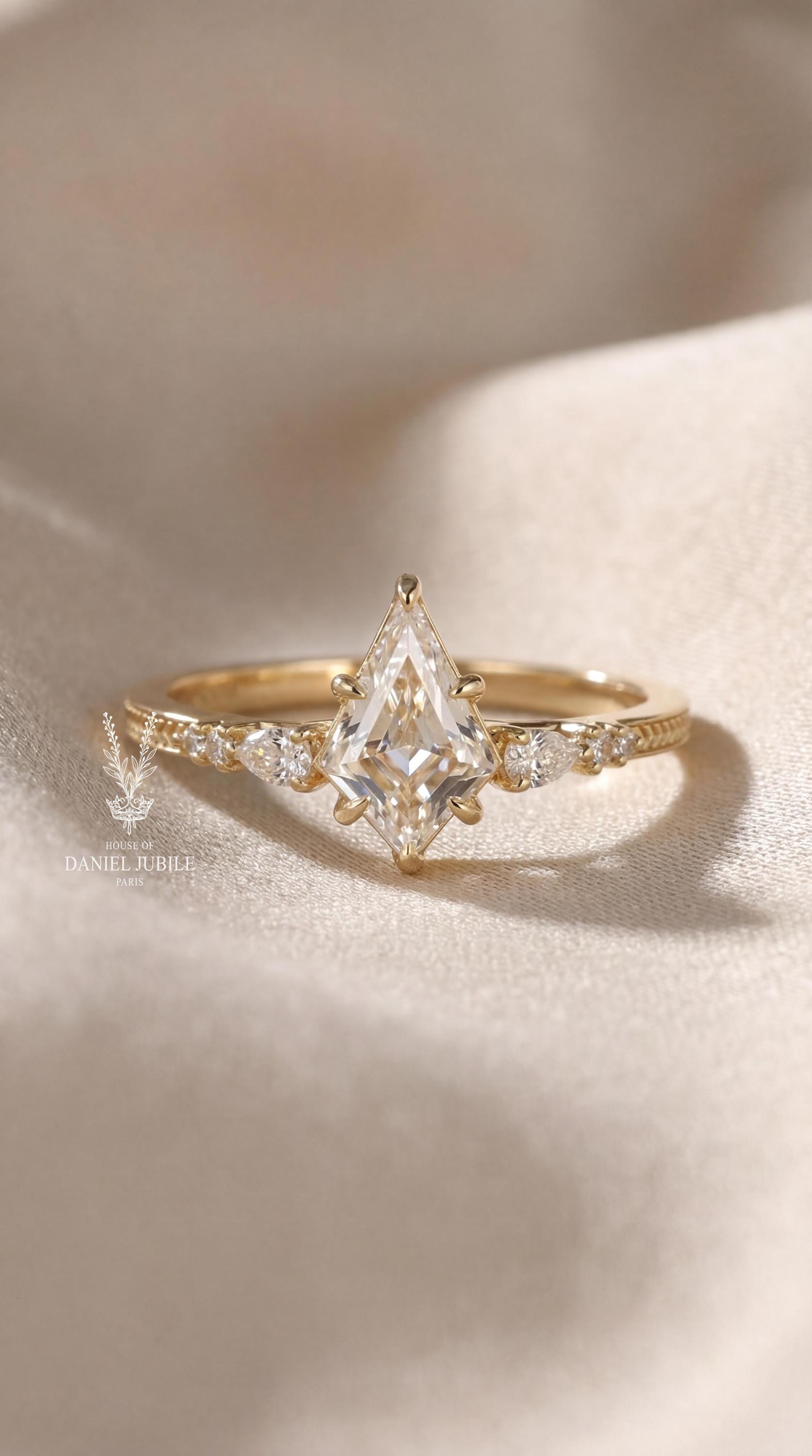 Lozenge Lab Grown Diamond Ring – Art Deco 14k Gold Kite Engagement