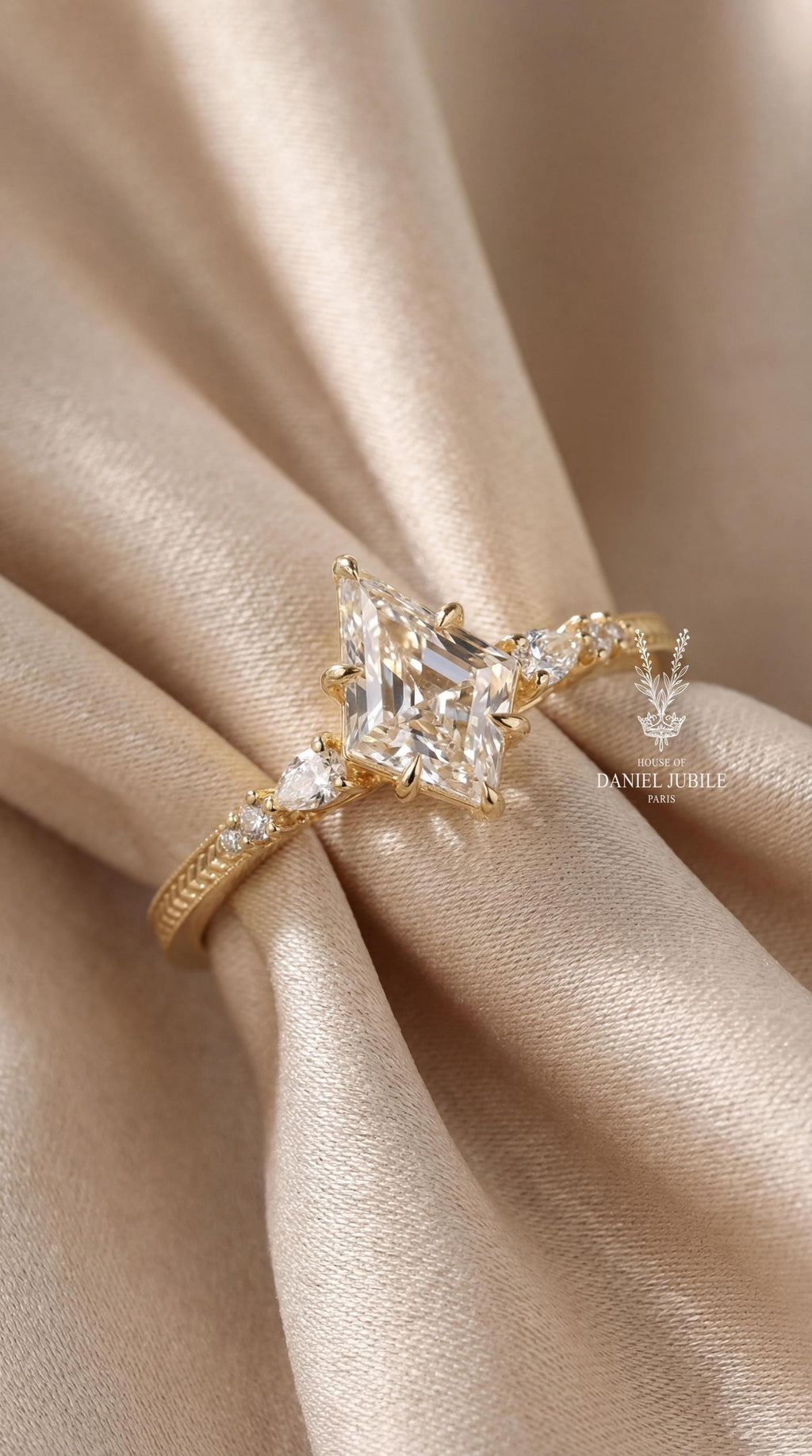 Lozenge Lab Grown Diamond Ring – Art Deco 14k Gold Kite Engagement