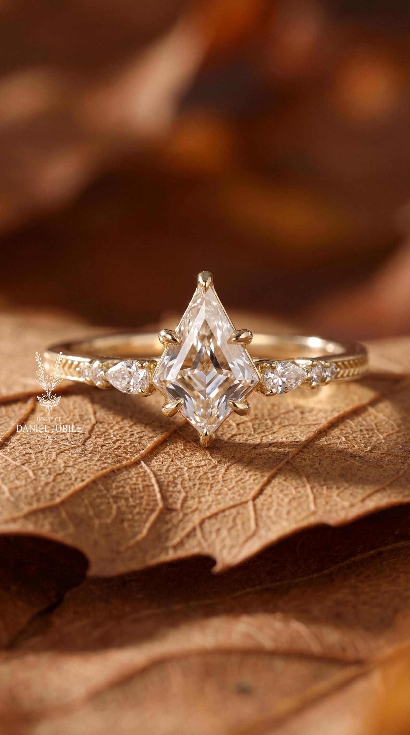 Lozenge Lab Grown Diamond Ring – Art Deco 14k Gold Kite Engagement